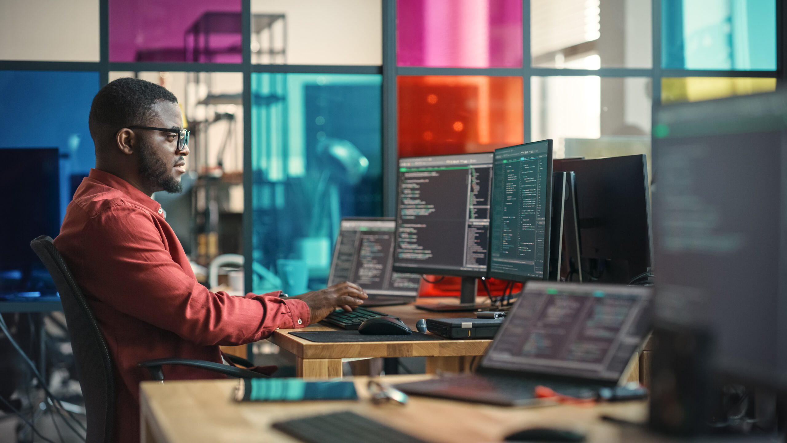 tech-worker-1